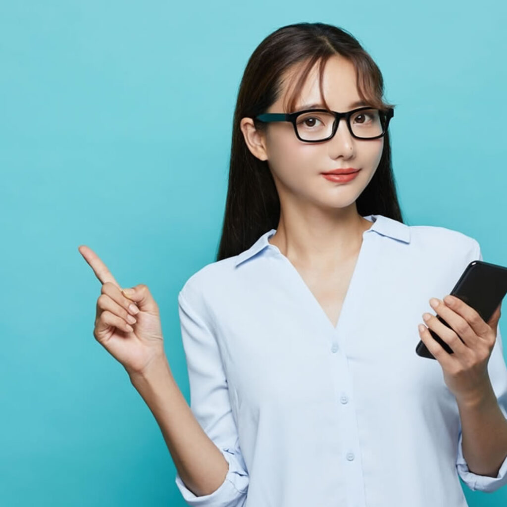 裏ハムラ後に糸が切れることはあるか説明している看護師